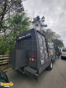 2005 Ford E450 Super Duty All-Purpose Food Truck DIY Mobile Unit