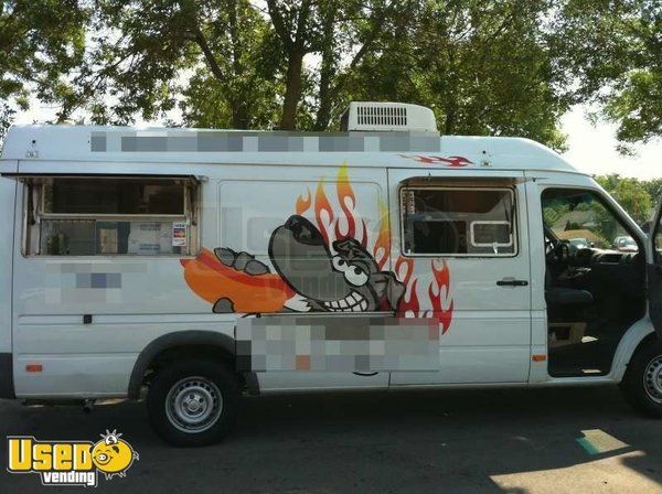 2003 - Freghtliner Sprinter Mercedes Custom Catering & Food Truck