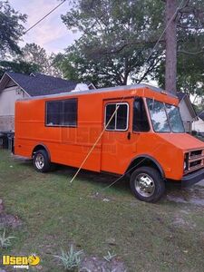Chevrolet P30 Step Van Kitchen Food Truck with New Fire Suppression System