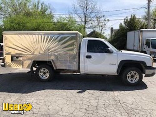 Well-Maintained 2003 GMC 2500 Lunch Serving / Canteen Truck