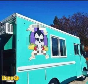 Ford Box Van Diesel Mobile Kitchen Food Truck/ Grill Truck w/ Custom Deck