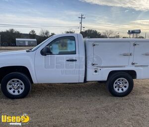 2013 16' Chevrolet Silverado Canteen Truck with Refrigerated and Heated Compartments