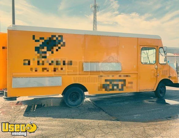 Fully Permitted Chevrolet P30 Step Van Street Food Truck