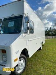Clean - Chevrolet P30 All-Purpose Food Truck | Mobile Food Unit