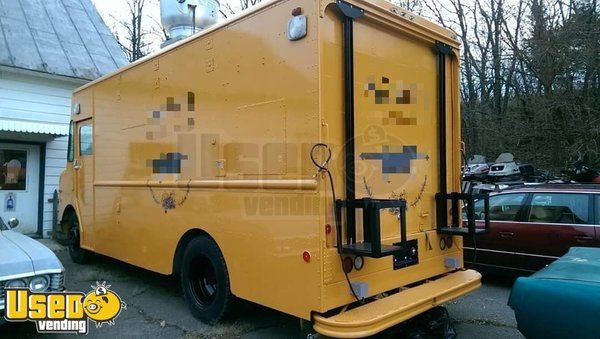 Grumman International 25' Diesel Step Van Kitchen Food Truck