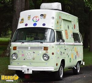 Cute Vintage 1979 Volkswagen Ice Cream Van / Retro Mobile Ice Cream Parlor