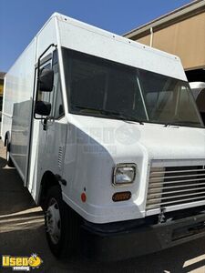 Available March 2025 LOW MILES 2021 19' Ford F59 w/ All NSF NEW Kitchen Buildout w/ HCD Insignia