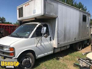 GMC Street Food Truck Shape / Mobile Kitchen for General Use