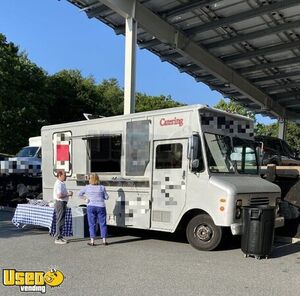 Ready to Roll 18' Chevrolet P30 Pizza Vending Truck / Pizzeria on Wheels