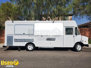 2003 28' Workhorse P42 All-Purpose Food Truck with Fire Suppression System