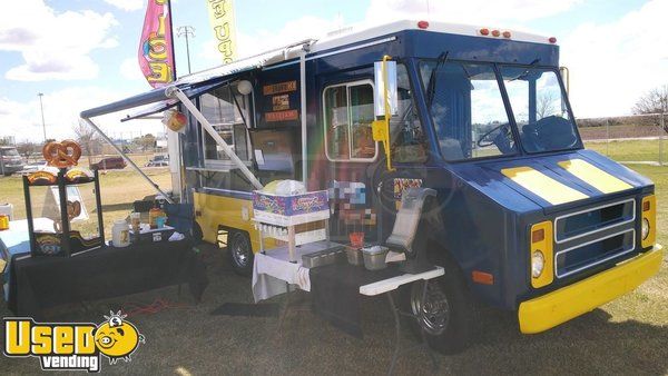 LOADED TURNKEY 20' Chevy P30 Step Van Food Truck / Shaved Ice / Ice Cream Truck