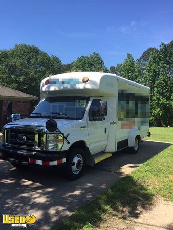 2010 Ford Shaved Ice / Ice Cream Truck