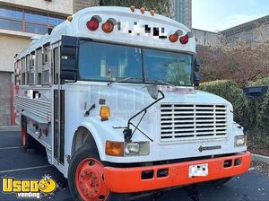 Preowned - 2000 International 3800 Bus Converted Into a Food Truck