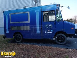 Like New - 2004 21' Freightliner MT45 All-Purpose Food Truck