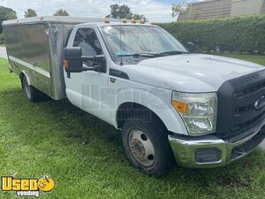 2016 20' Ford F350 Super Duty Lunch Serving Canteen-Style Food Truck