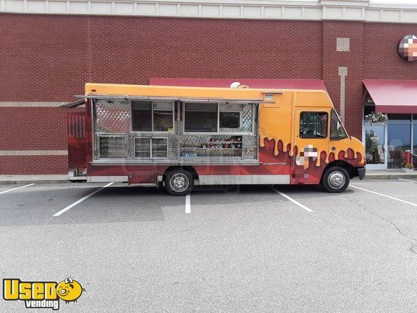 26' 2005 Freightliner Diesel Food Truck with 2013 Kitchen