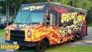 Fully Equipped 2005 28' Workhorse All-Purpose Food Truck Mobile Food Unit