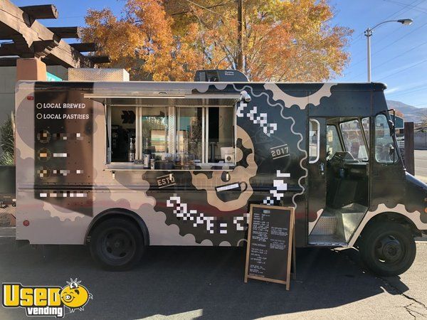 Gorgeous Diesel Grumman Olson Chevrolet P30 Coffee Truck / Used Mobile Cafe