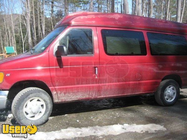 1998 - 19' Ford Club Wagon Food Truck