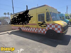 Versatile - 2001 Chevrolet P30 All-Purpose Food Truck