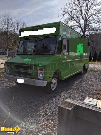 Used 24' GMC P30 Step Van Kitchen Food Truck/Mobile Kitchen. - Works Great