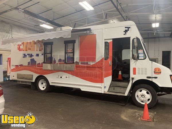 2003 26' Chevrolet Workhorse P42 Step Van Food Truck/Very Clean Kitchen on Wheels