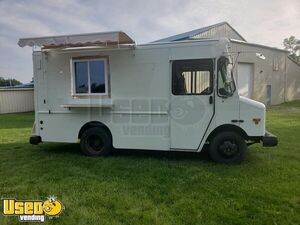 2003 - 21' Workhorse P42 Commercial Mobile Kitchen Food Truck