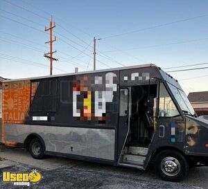 Ready to Roll Chevrolet P30 Step Van Pizza Truck / Used Pizzeria on Wheels