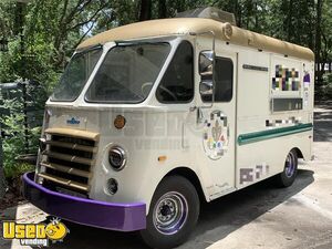 Vintage Restored 1957 - 19' Grumman Olson Kurbside Shaved Ice / Soft-Serve Truck