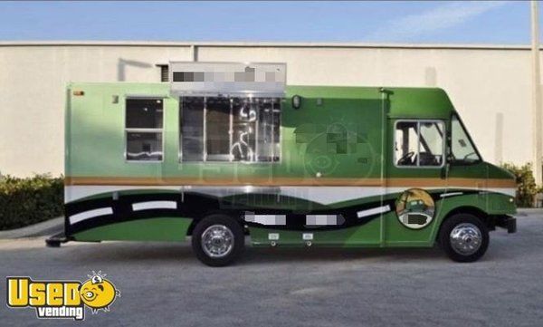 2007 - 25' Ford Workhorse Diesel Food Truck / Loaded Mobile Kitchen