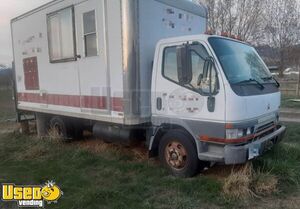 Well-Equipped Mitsubishi Fuso 20' Mobile Kitchen Food Truck