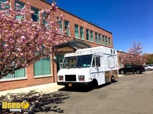 Unique 14' Chevrolet P30 Mobile Kitchen Food Truck