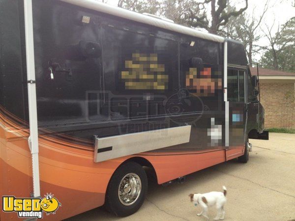 2013 GMC Mobile Kitchen Food Truck