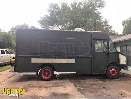 22' Freighliner Food Truck