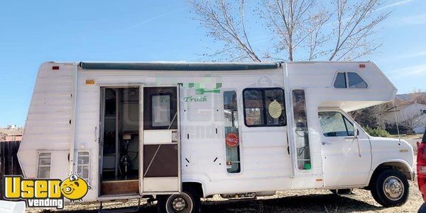 Ford Eldorado Kitchen on Wheels/Clean & Spacious Mobile Kitchen Food Truck