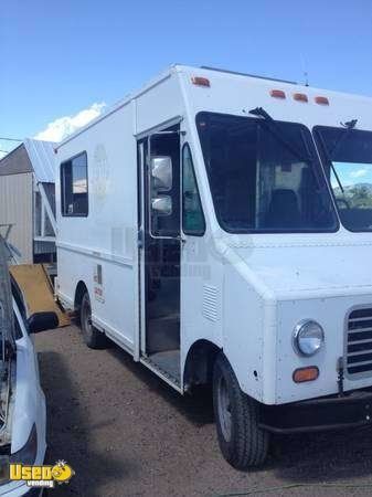 19' Ford Food Truck
