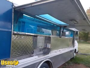 Clean 22' Food Truck / Mobile Kitchen with Ansul Pro Fire Suppression