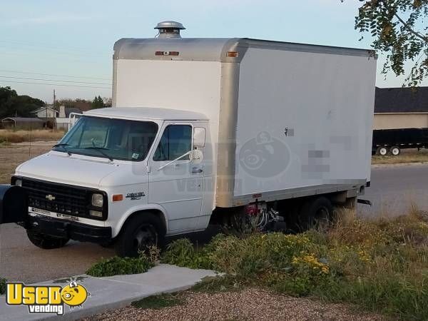 Used Chevrolet Van Classic Kitchen Food Truck / Mobile Food Unit