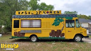 Loaded 2005 25' Workhorse P42 Mobile Kitchen Food Truck w/ 2021 Kitchen Buildout + Fire System