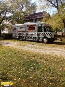 2004 - 18' Freightliner MT-45 Diesel Kitchen Food Truck w/ Low Mileage Engine