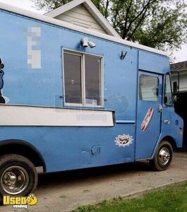 Chevrolet P30 Step Van Mobile Kitchen Food Truck with New Transmission