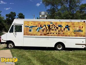 18' Chevrolet P30 Diesel Step Van Gyros Food Truck / Ready to Go Kitchen on Wheels