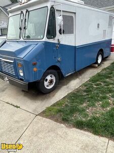 Chevy Grumman Stepvan P30 Classic Soft Serve Ice Cream Truck w/ New Engine