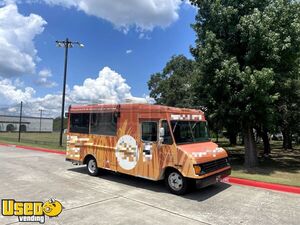 2002 15 'Workhorse P42 Mobile Kitchen Food Truck w/ 2017 Kitchen Buildout
