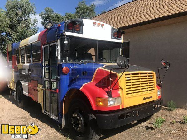 2000 International 3800 T444E Bus Food Truck/ Used Bustaurant. -Works Great