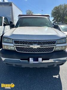 2005 Chevrolet 2500 Canteen Lunch Serving Food Truck with Hot and Cold Compartments