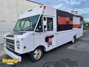 2001 Workhorse P42 Diesel Food Truck with Pro-Fire Suppression