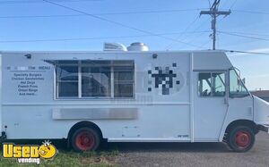 Great Running 2013 Ford 25' Step Van Food Truck / Professional Mobile Kitchen