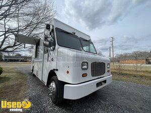 LOW MILES. 2014 28' Freightliner MT45G Ice Cream Truck Mobile Vending Unit