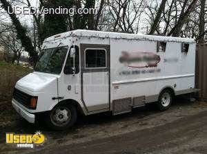 2002 - 24' x 8' x 7' Mobile Kitchen Food Vending Truck